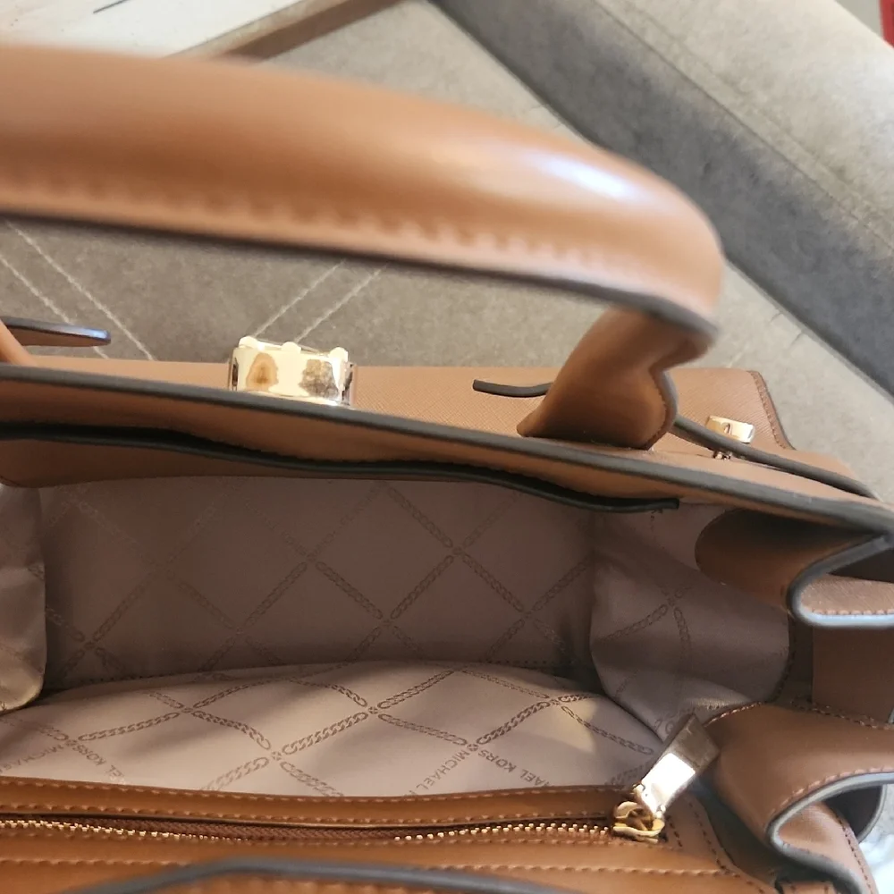 Michael Kors Carmen Tote - Picture 8 of 16